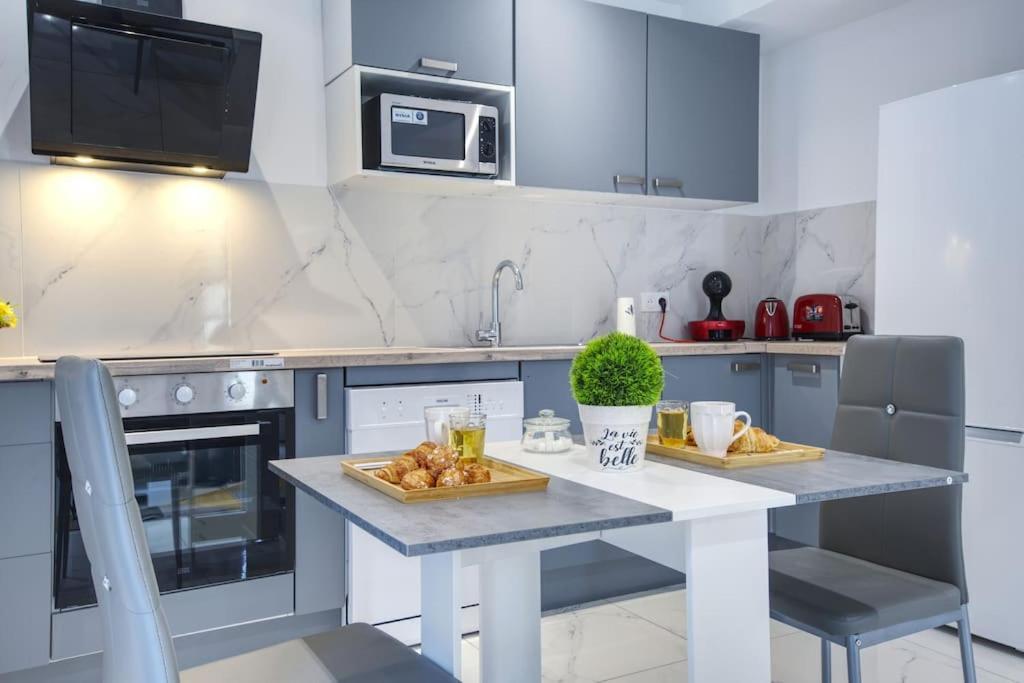 Appt P2 De 1 A 6 Pers A Rognac Apartment Ngoại thất bức ảnh